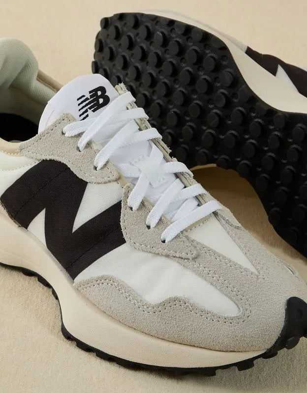 New Balance Women's 327 Sneaker